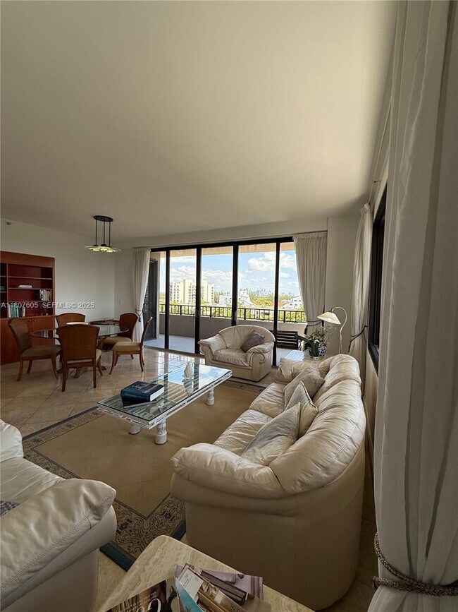 Building Photo - 151 Crandon Blvd