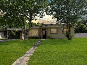 Building Photo - 3 Bed, 2 Bath Family Home Located on the Westside!