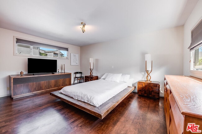 Building Photo - 2431 Carman Crest Dr