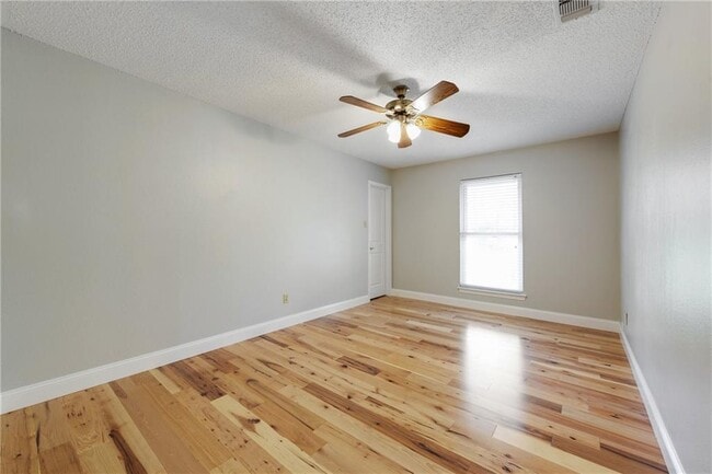 Building Photo - 1801 W 37th St