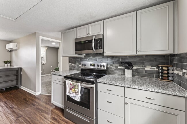 Building Photo - Furnished, short-term rental just blocks from KU Med available now!