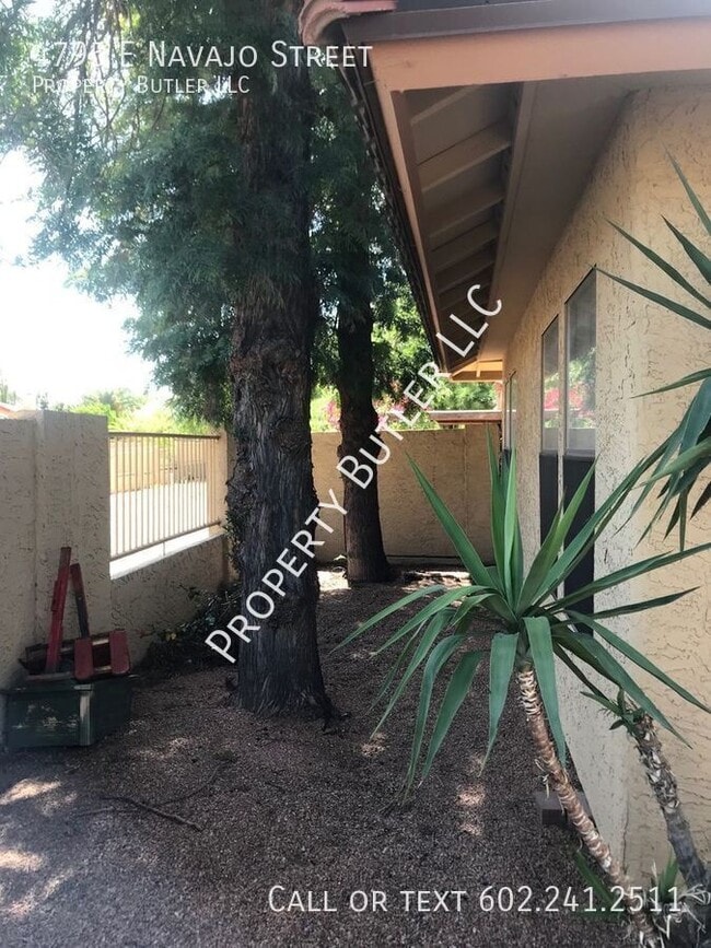 Building Photo - 4795 E Navajo St