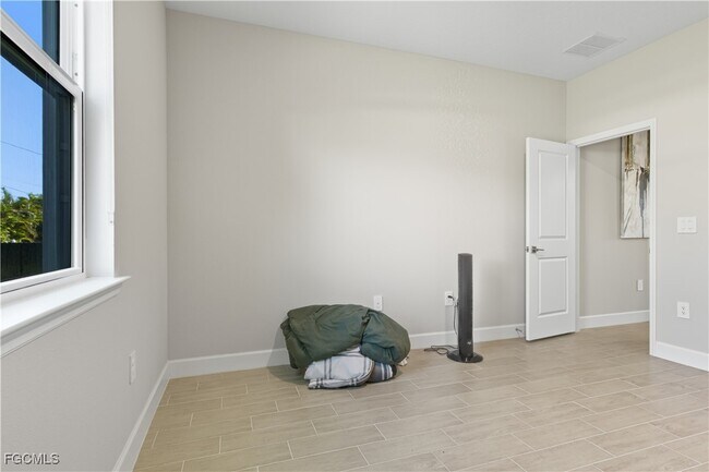 Building Photo - 525 Tropicana Parkway W