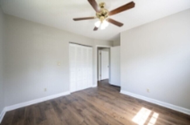 Building Photo - This beautifully updated brick home in Har...