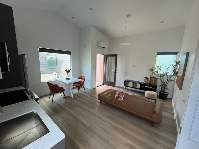 Building Photo - 11411 Braddock Dr