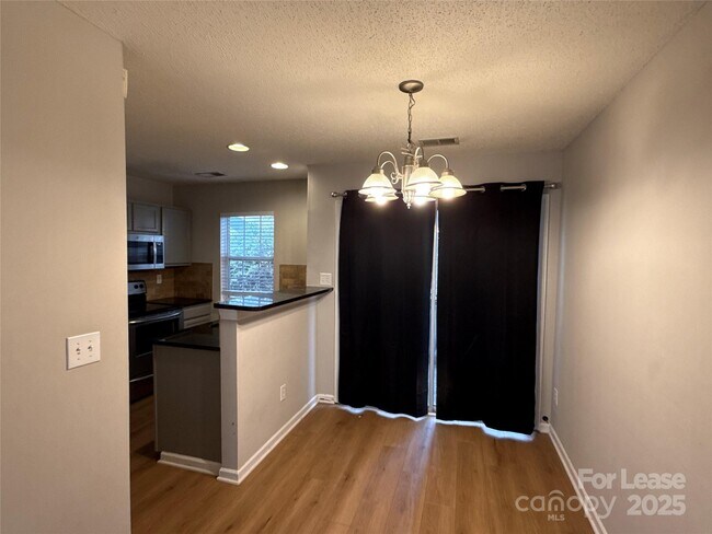 Building Photo - 1825 Birch Heights Ct