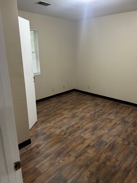 Building Photo - 214 Hudson Dr