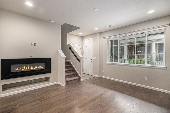 Building Photo - Stunningly Updated 3-Bedroom, 2-Bathroom T...
