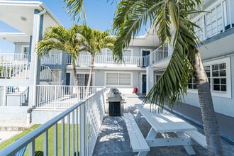 Building Photo - 801 Andrews Ave