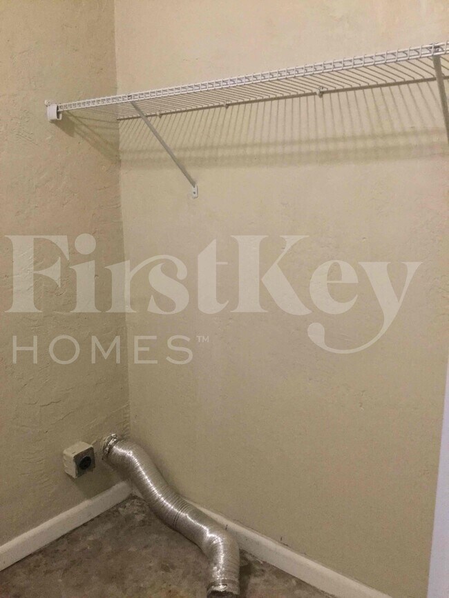 Building Photo - 1121 NW 23rd Terrace