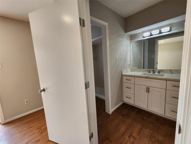 Building Photo - 8023 S Braeswood Blvd