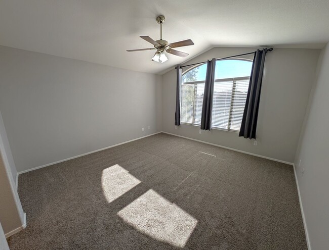 Building Photo - 3 Bedroom Home in the Clemente Ranch Commu...