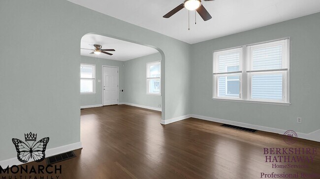 Building Photo - 223-227 S Warren