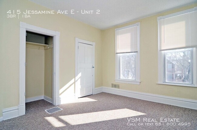 Building Photo - 415 Jessamine Ave E