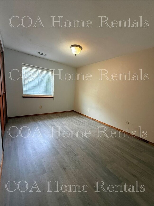 Building Photo - Midtown