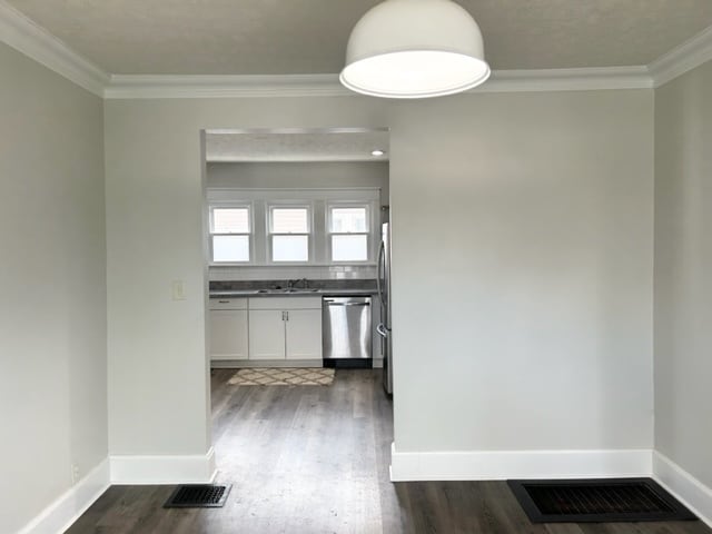 Building Photo - 1120 Hoefgen St