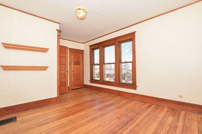 Building Photo - 3837 King St