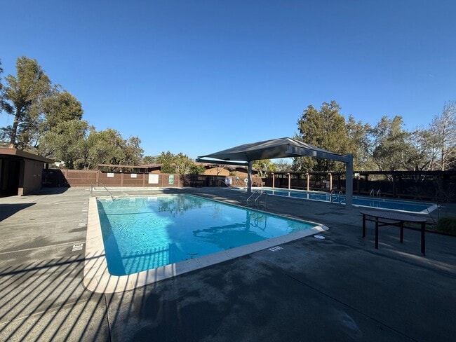 Building Photo - SPACIOUS 3 BEDROOM CONDO IN THE MEADOWS HOA – TERRA LINDA