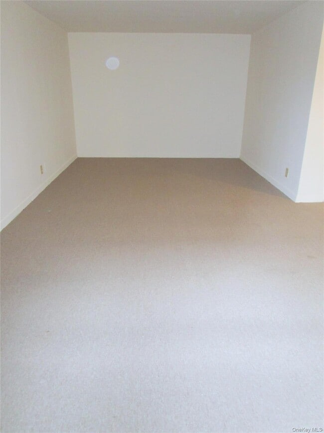 Building Photo - 123 Valentine Ln