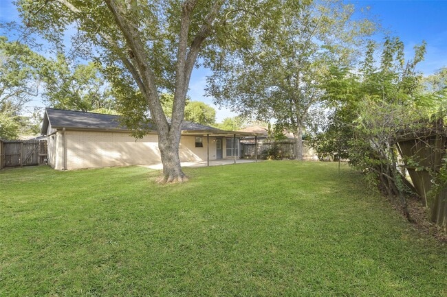 Building Photo - 16310 Cavendish Dr