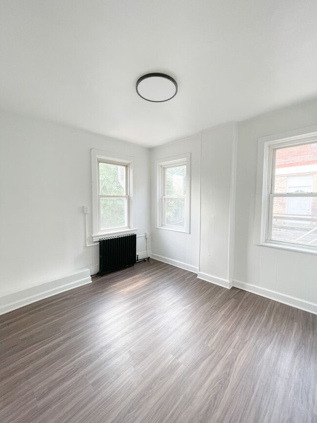 Building Photo - 129 Fitler St