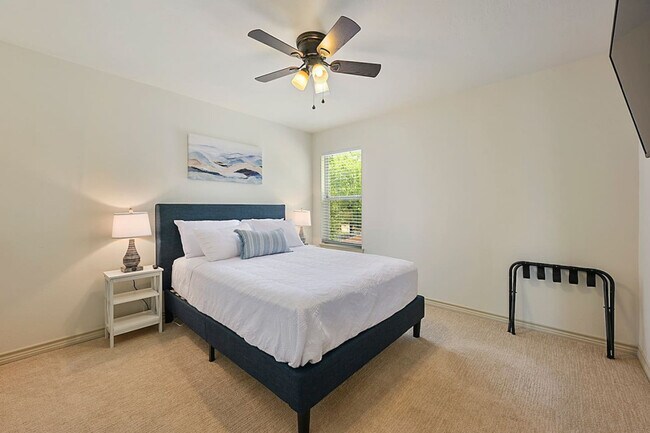 Building Photo - 6206 Cromwell Ct