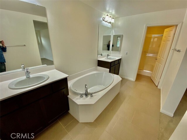 Building Photo - 2643 E Foothill Blvd