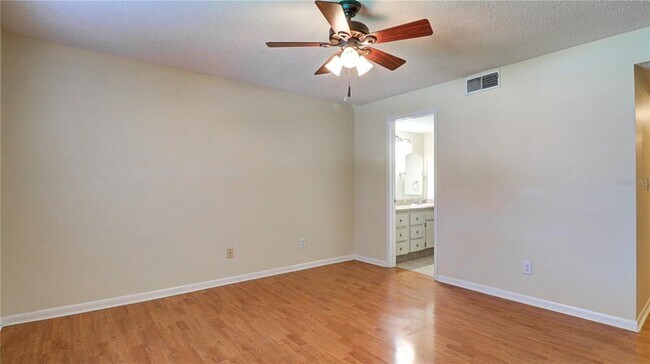 Building Photo - 3399 Mermoor Dr