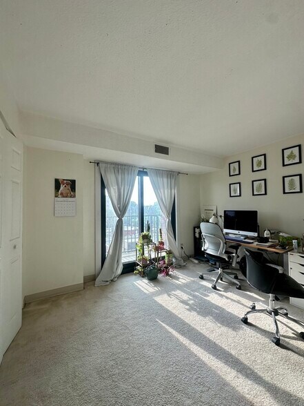 Building Photo - 41 Marion St