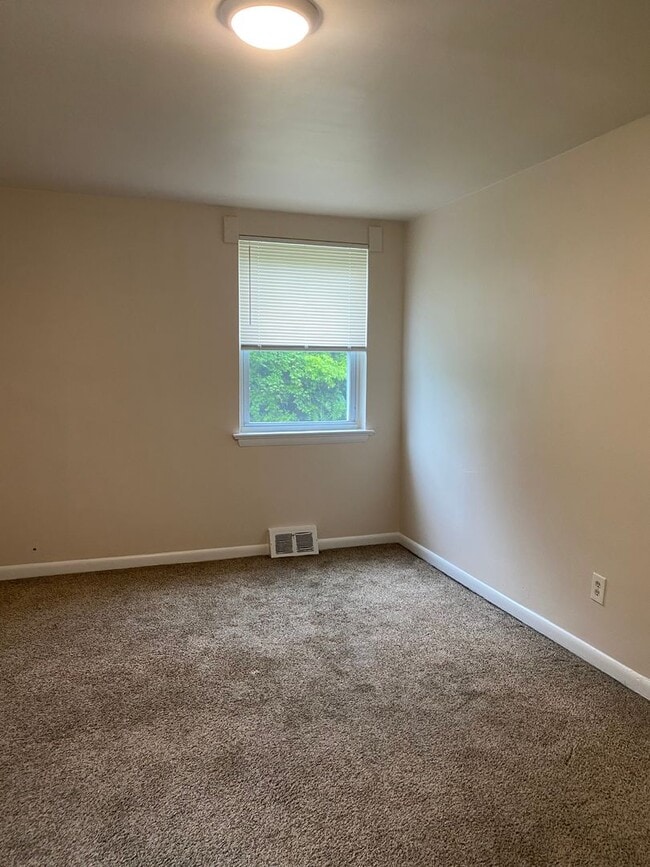 Building Photo - 3401 Berkley Ave