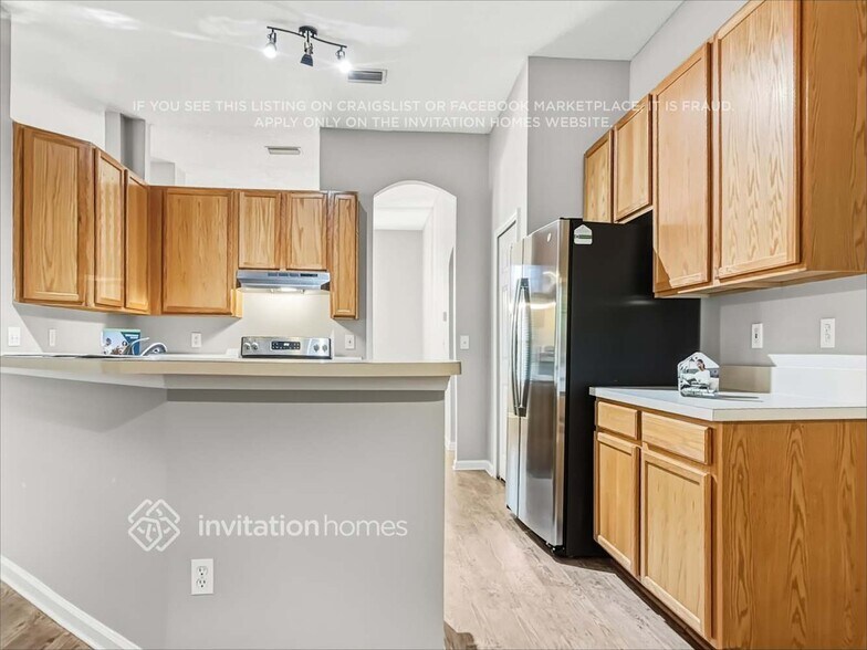 Building Photo - 14091 Summer Breeze Dr E