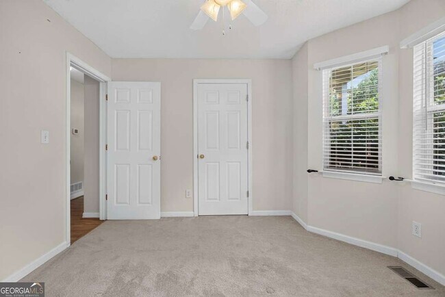 Building Photo - 72 Victorian Cir