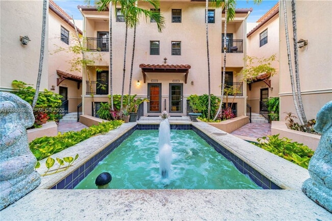 Building Photo - 2829 Coconut Ave