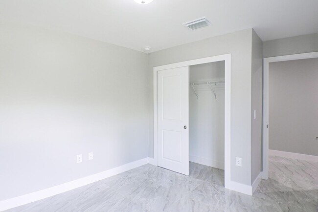 Building Photo - Brand New Duplex 2024 3 beds 2 baths with ...