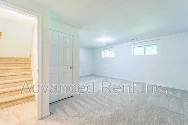 Building Photo - 8942 Quail Run Dr