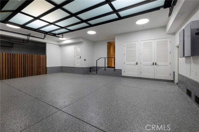 Building Photo - 130 S Bay Front