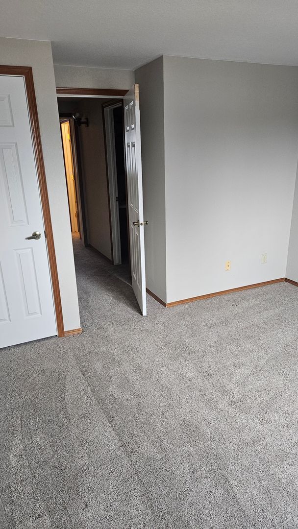 Building Photo - Clean 4 Bedroom Home near CSU