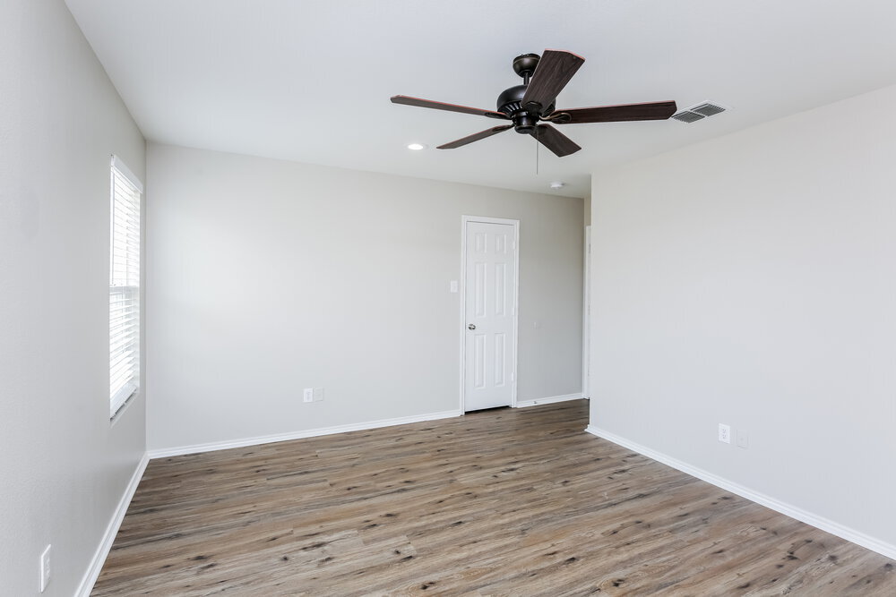 Building Photo - 16737 Woodside Dr