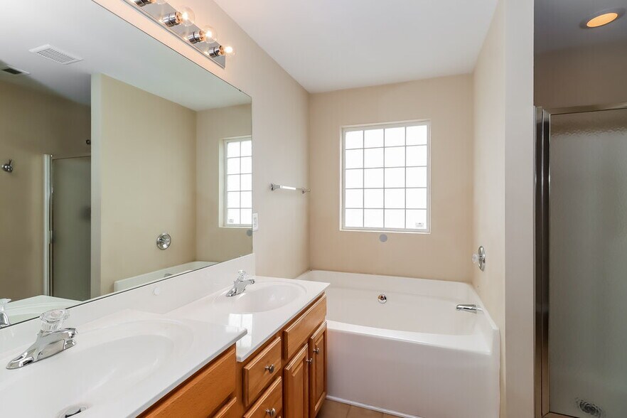 Building Photo - 6110 Colonial Garden Dr