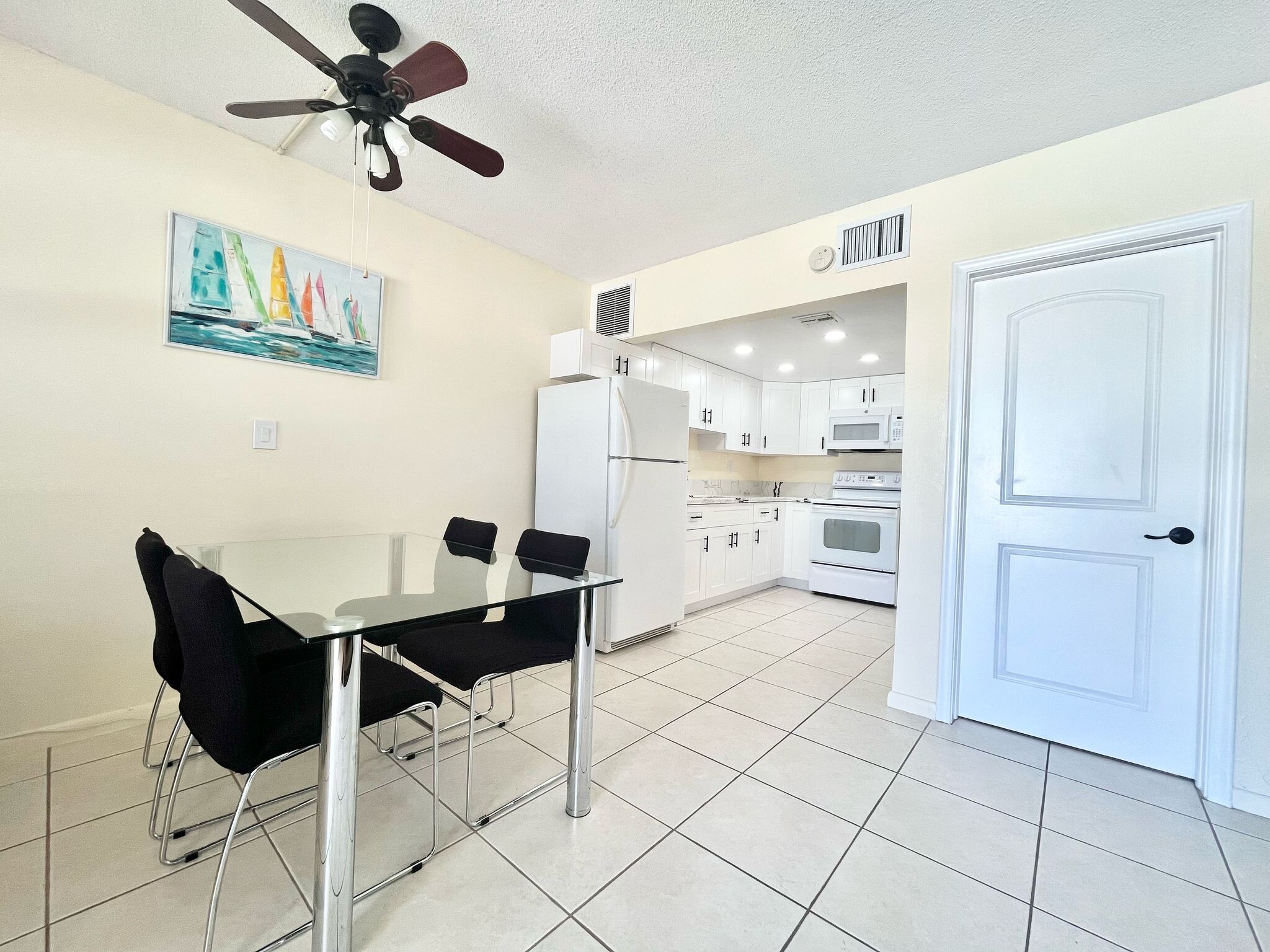 Building Photo - 4532 Bougainvilla Dr