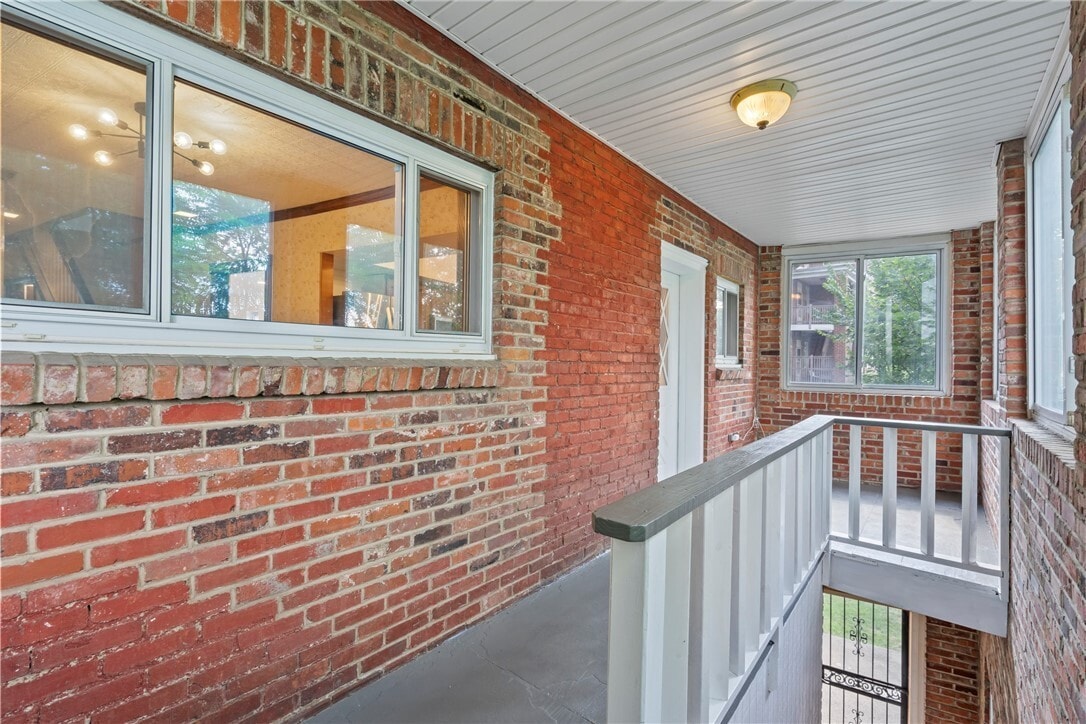 Building Photo - 6026 Sawyer St