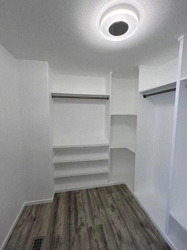 Building Photo - 4702 S Palouse Ct