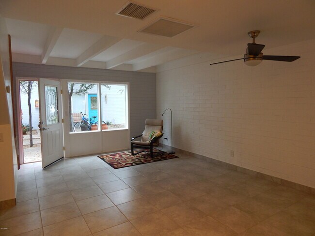 Building Photo - 2021 S Granada Dr