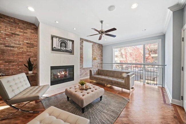 Primary Photo - 1523 W Huron St