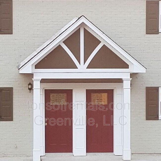 Building Photo - 111 Becky Don Dr