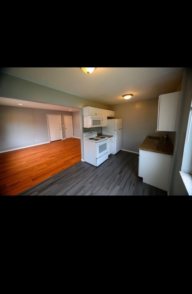 Building Photo - 6366 Corbly Rd