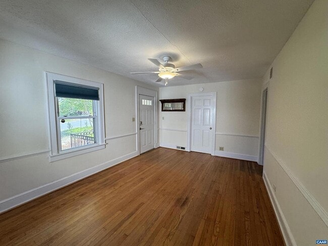 Building Photo - 704 Druid Ave