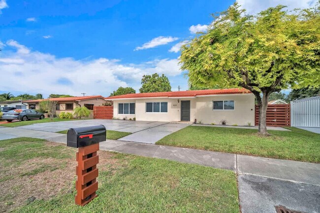 Building Photo - 8225 SW 39th St