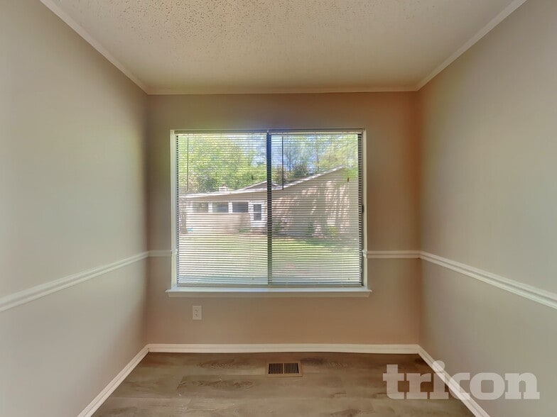 Building Photo - 6971 Springwood Dr