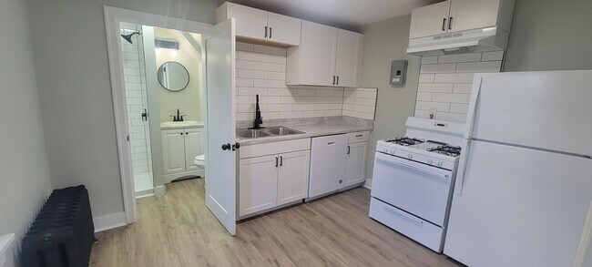 Interior Photo - 1690 Swadley St